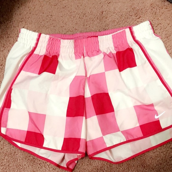 A package of 6 Nike Dri-Fit shorts! - Picture 3 of 6